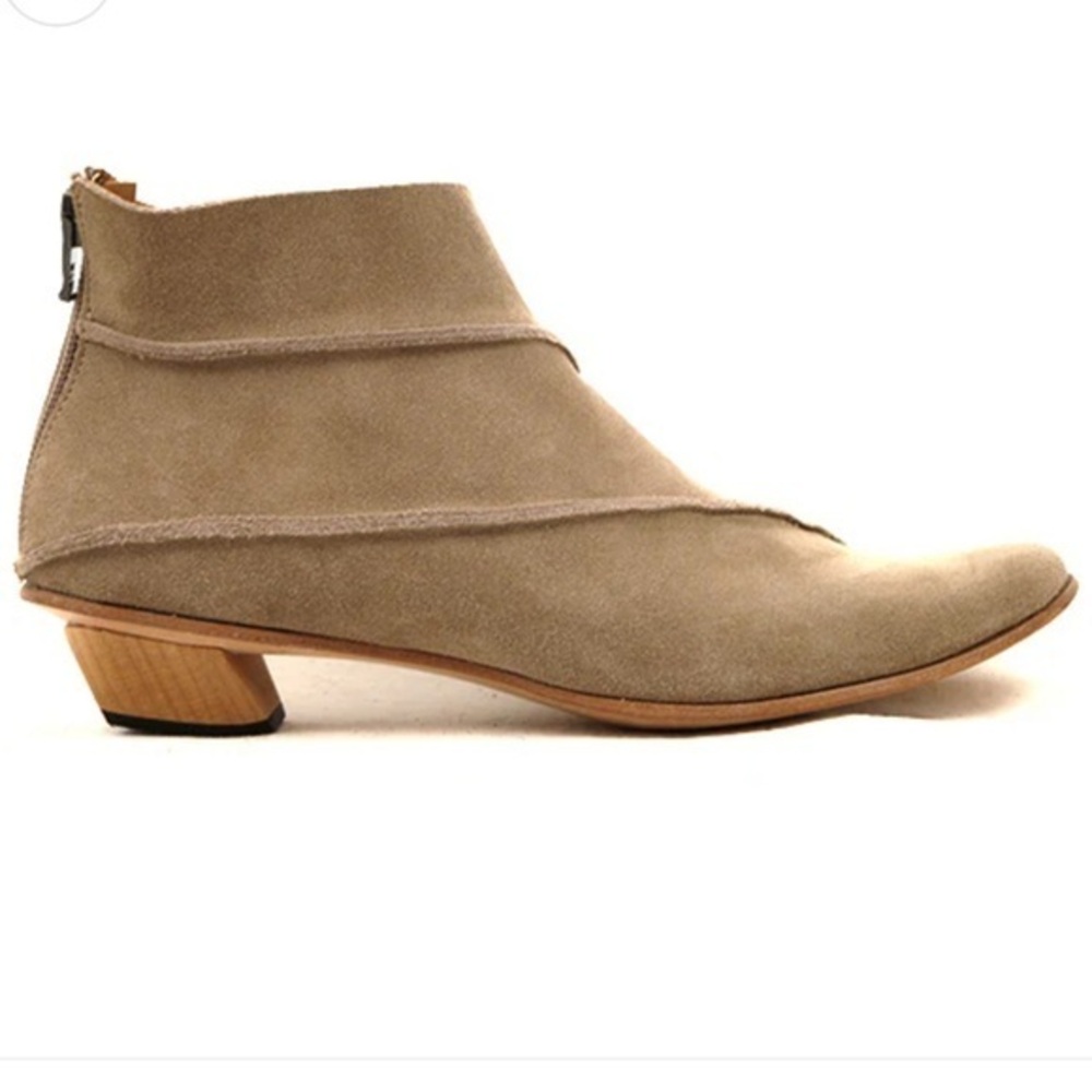 Cydwoq Projection Vintage Boots in Suede